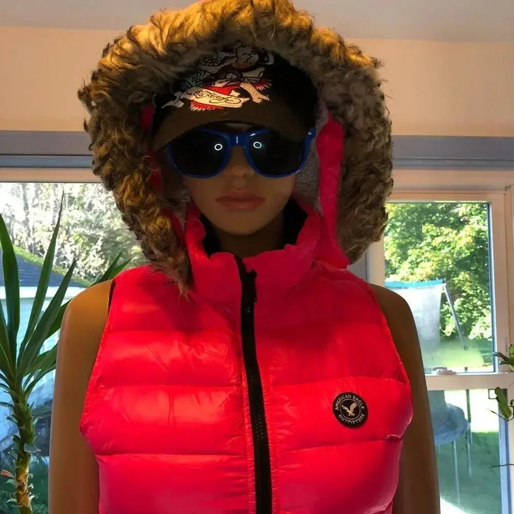 American Eagle Hot Pink BARBIE CORE Hoodie Puffy Cozy Women Vest size XS - Picture 2 of 6